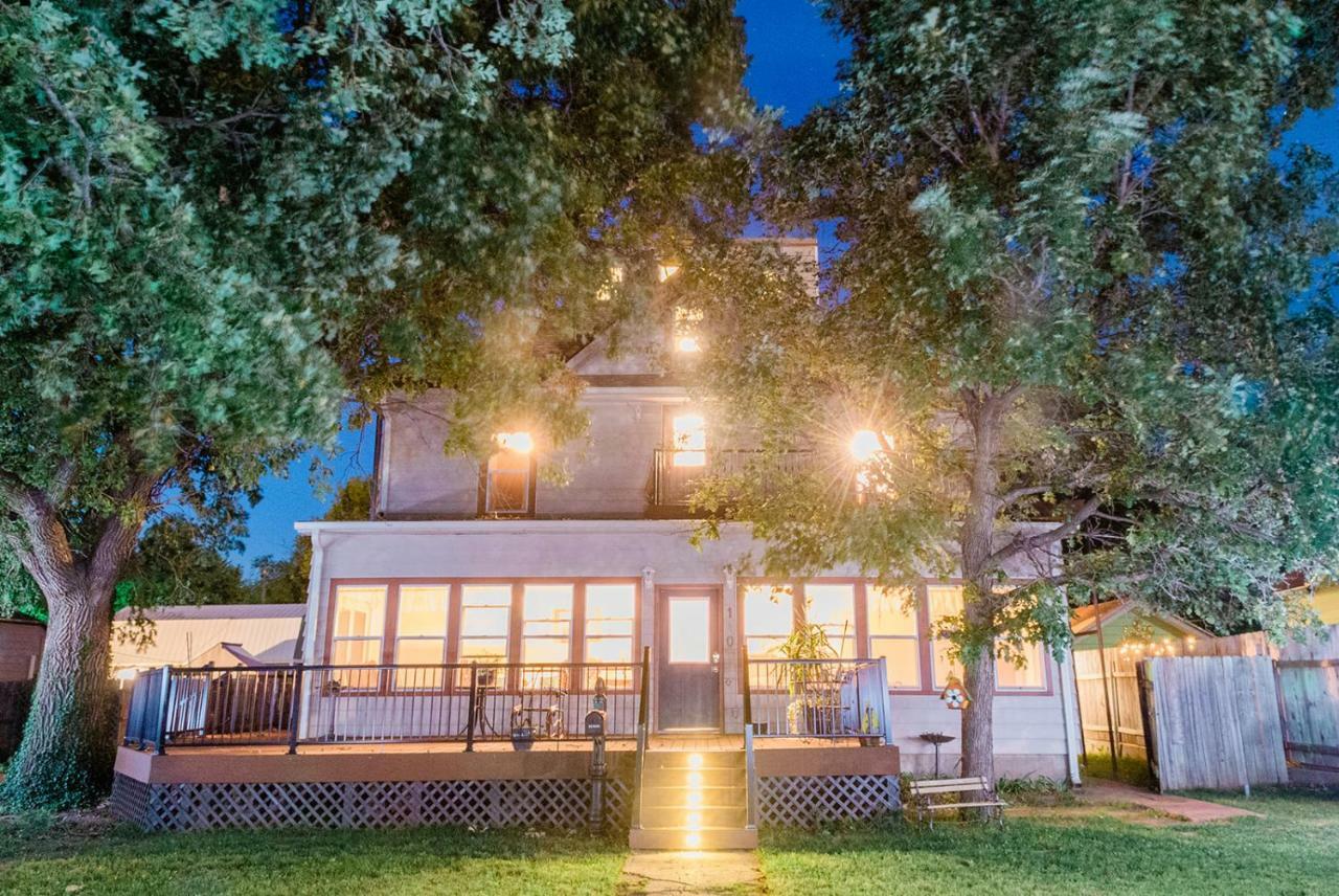 Bed and Breakfast The Wolf Manor Ellinwood Esterno foto